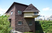 かつてアーティストが交流した町・国分寺のアートスポット「丘の上APT(アペテ)」